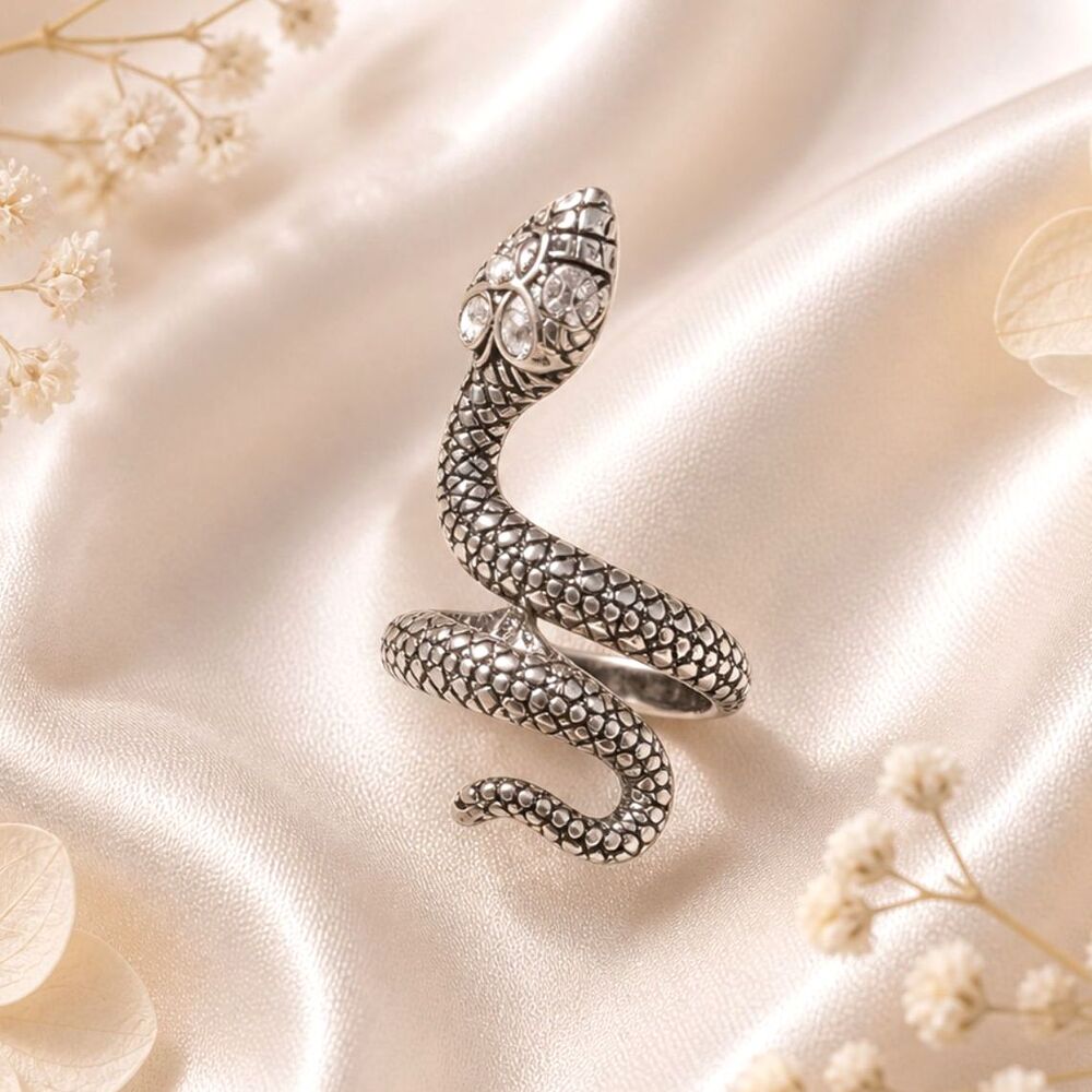 Vintage Silver Tone Rhinestone Snake Fashion Costume Ring Size 6.5